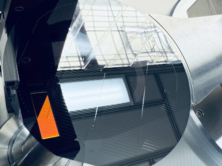 260906_188_UTH_ultra thin handling solutions_002xx